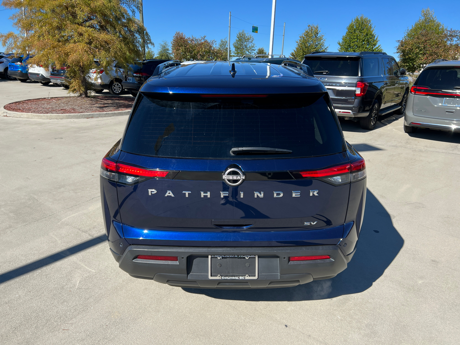 2022 Nissan Pathfinder SV 6