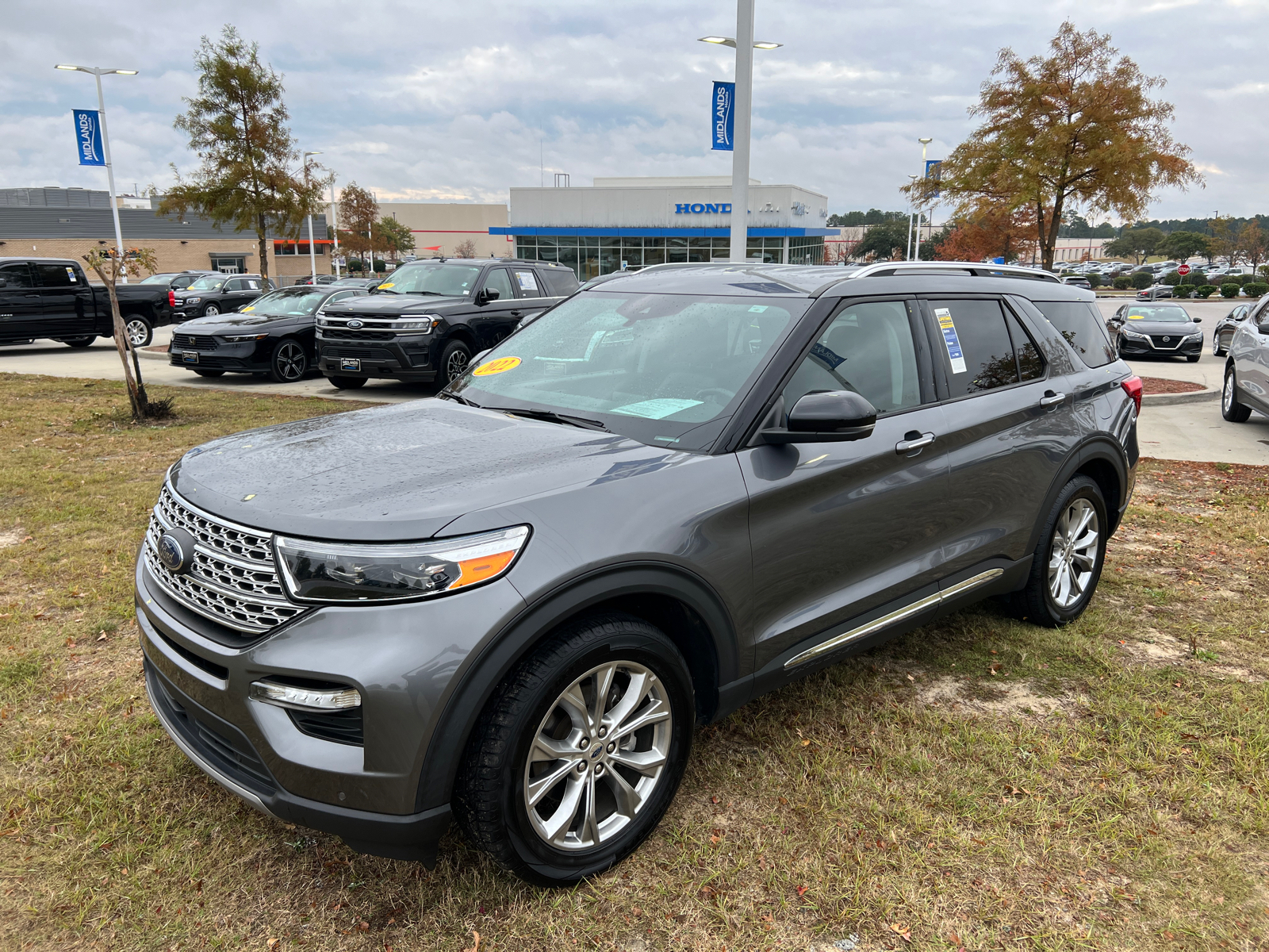 2022 Ford Explorer Limited 3