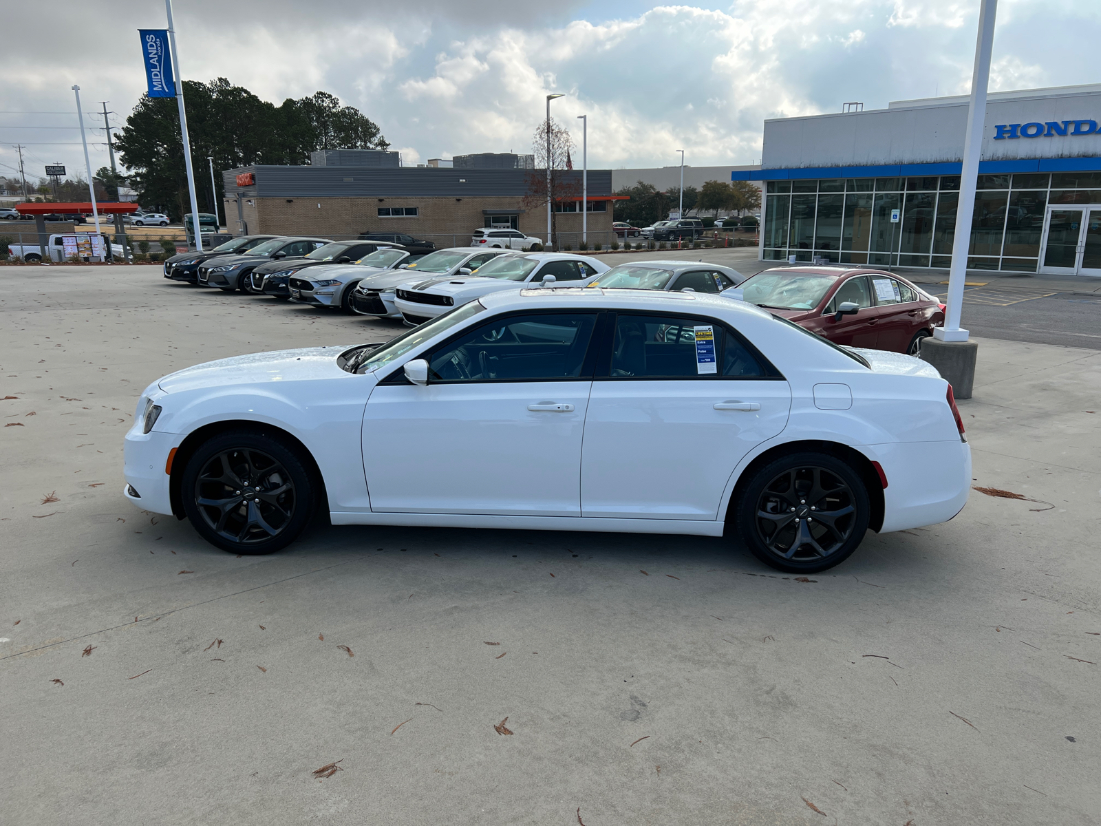 2022 Chrysler 300 S 4