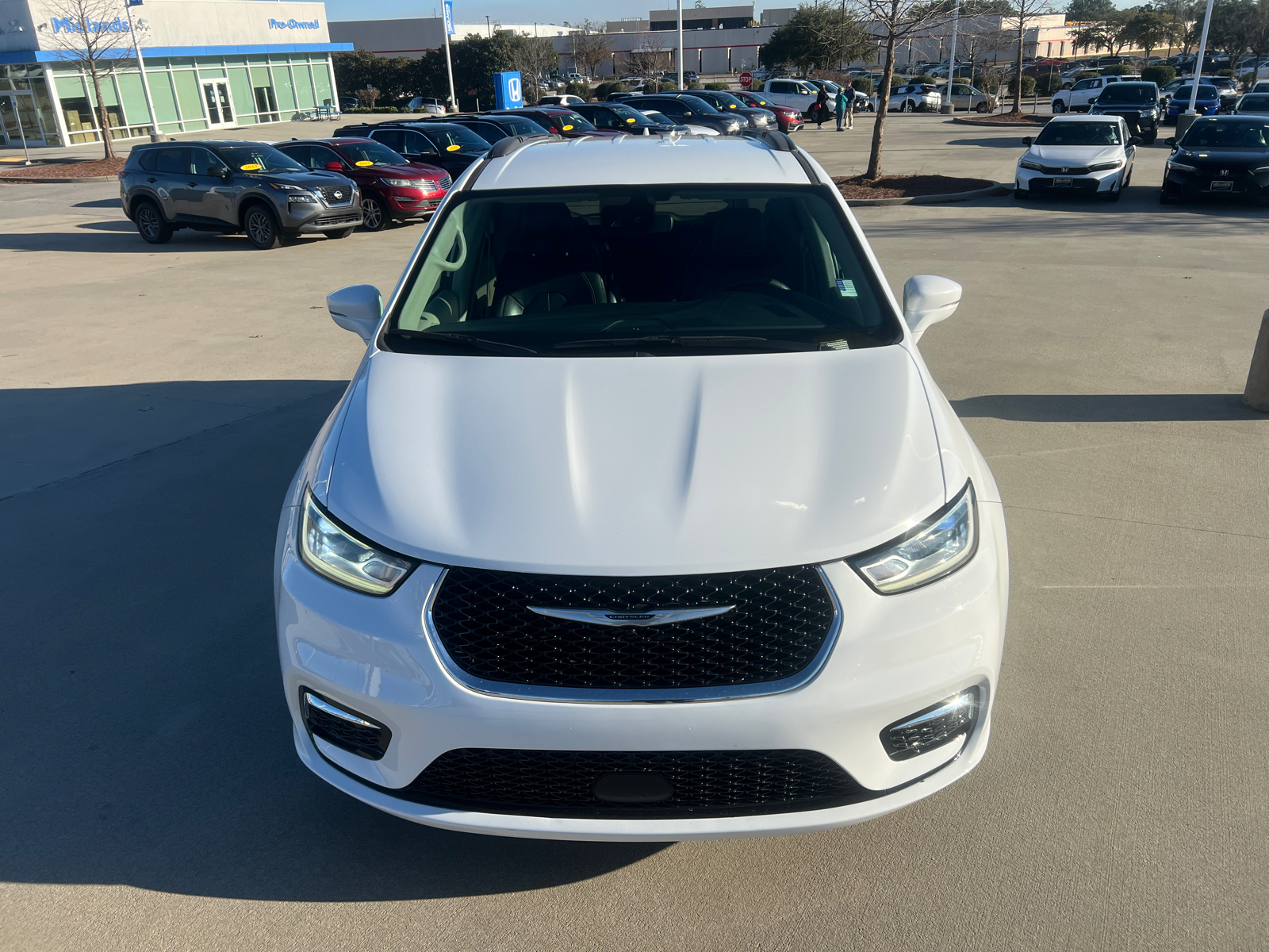 2022 Chrysler Pacifica Touring L 2