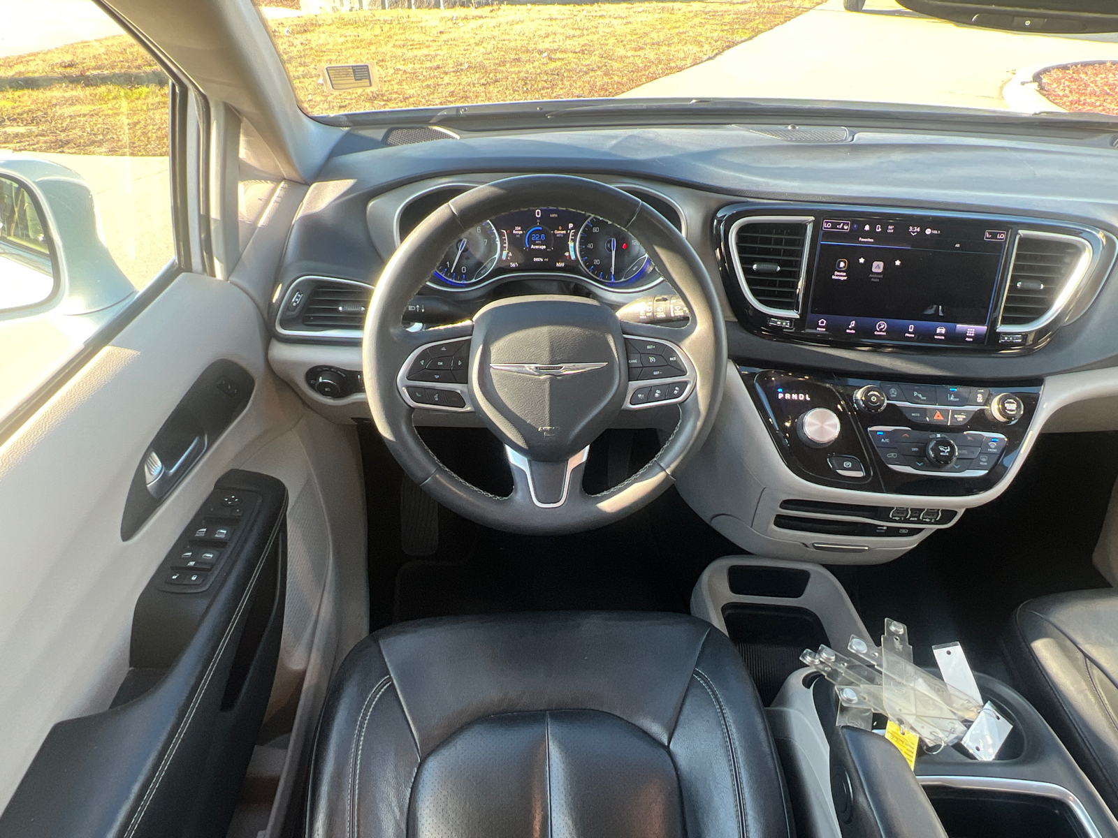 2022 Chrysler Pacifica Touring L 26