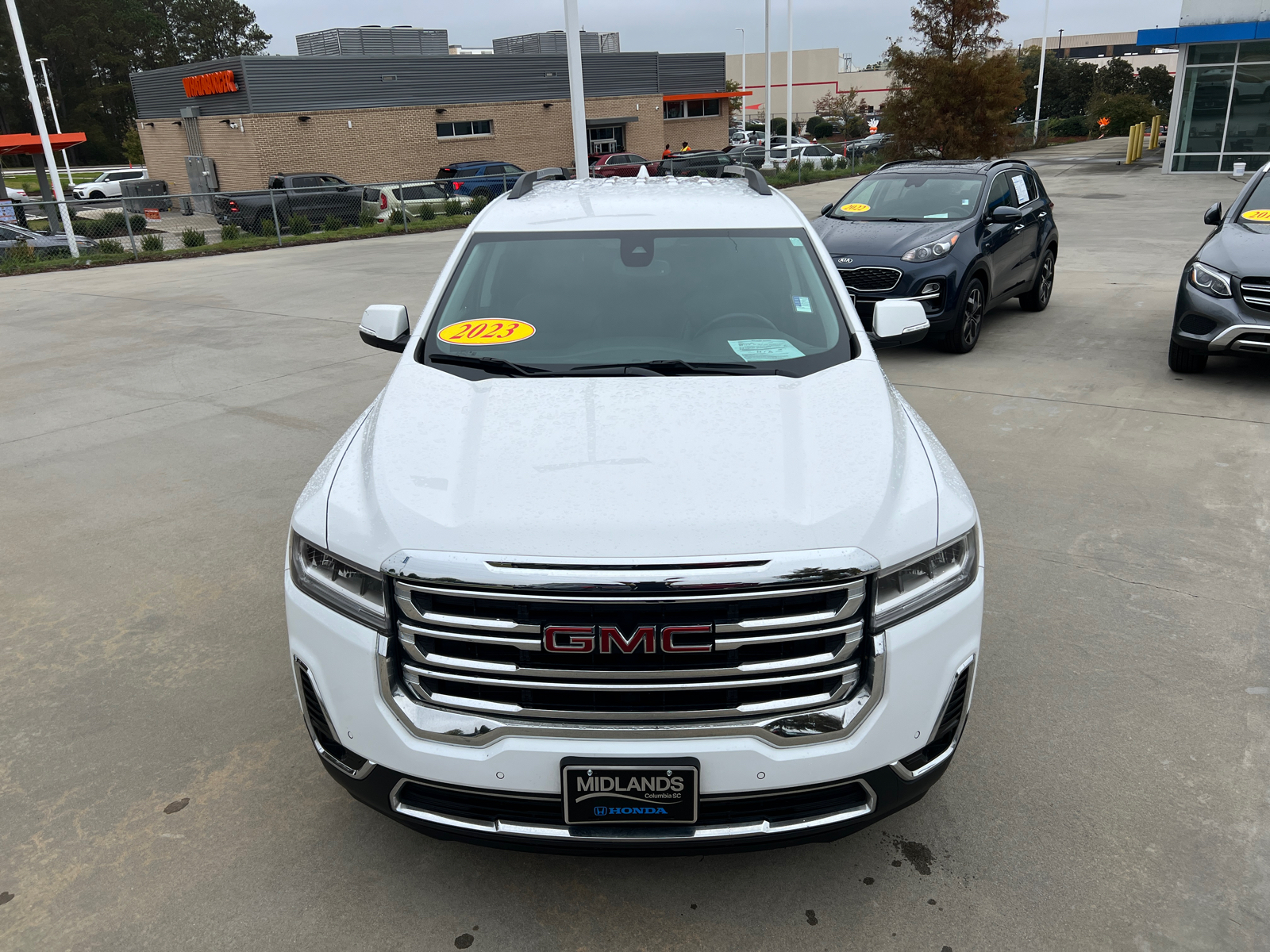 2023 GMC Acadia SLT 2