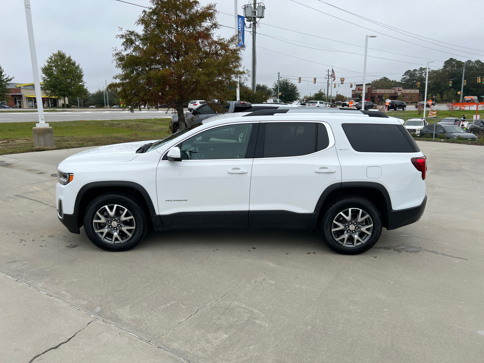 2023 GMC Acadia SLT 4