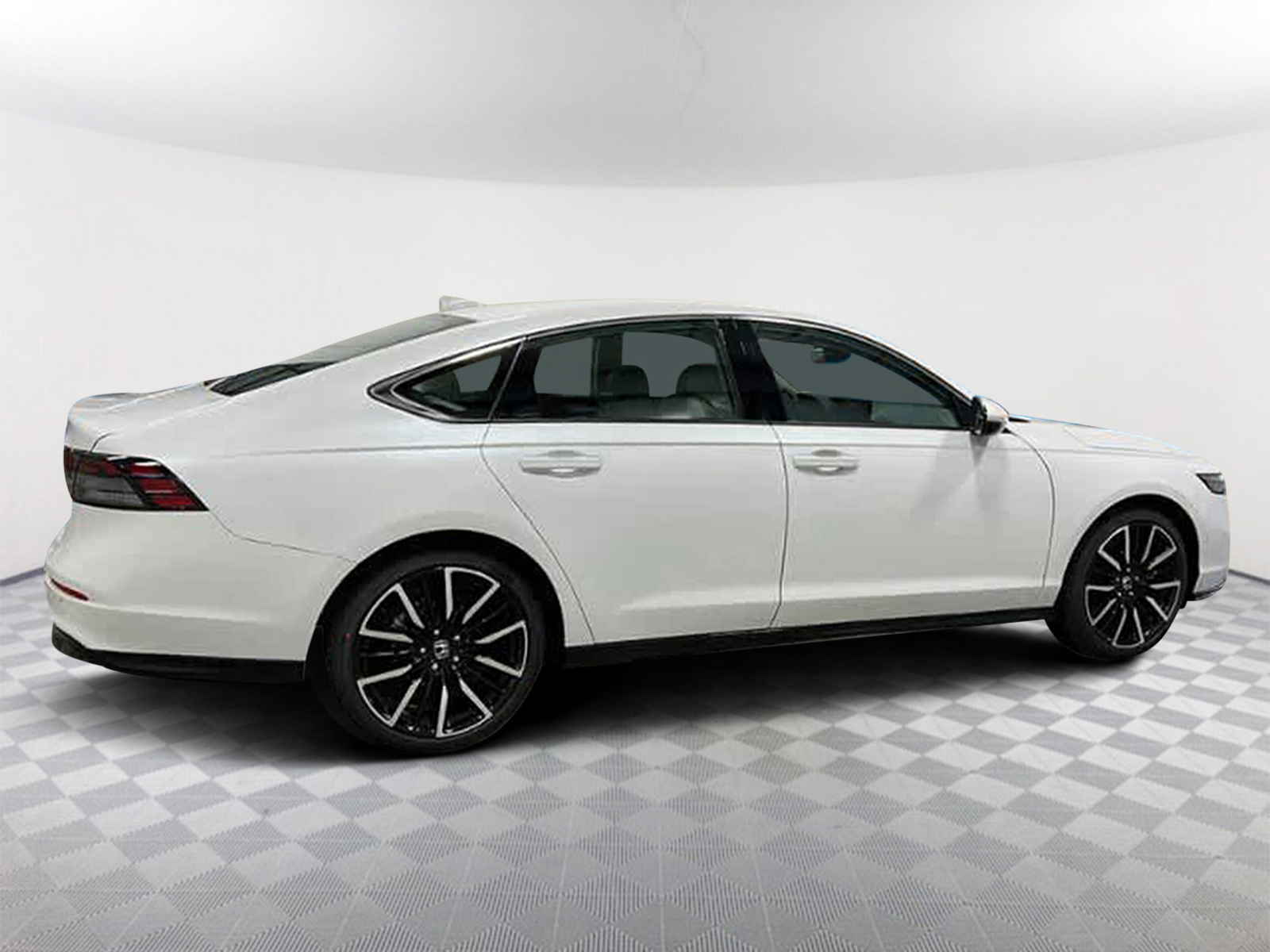 2025 Honda Accord Hybrid Touring 8