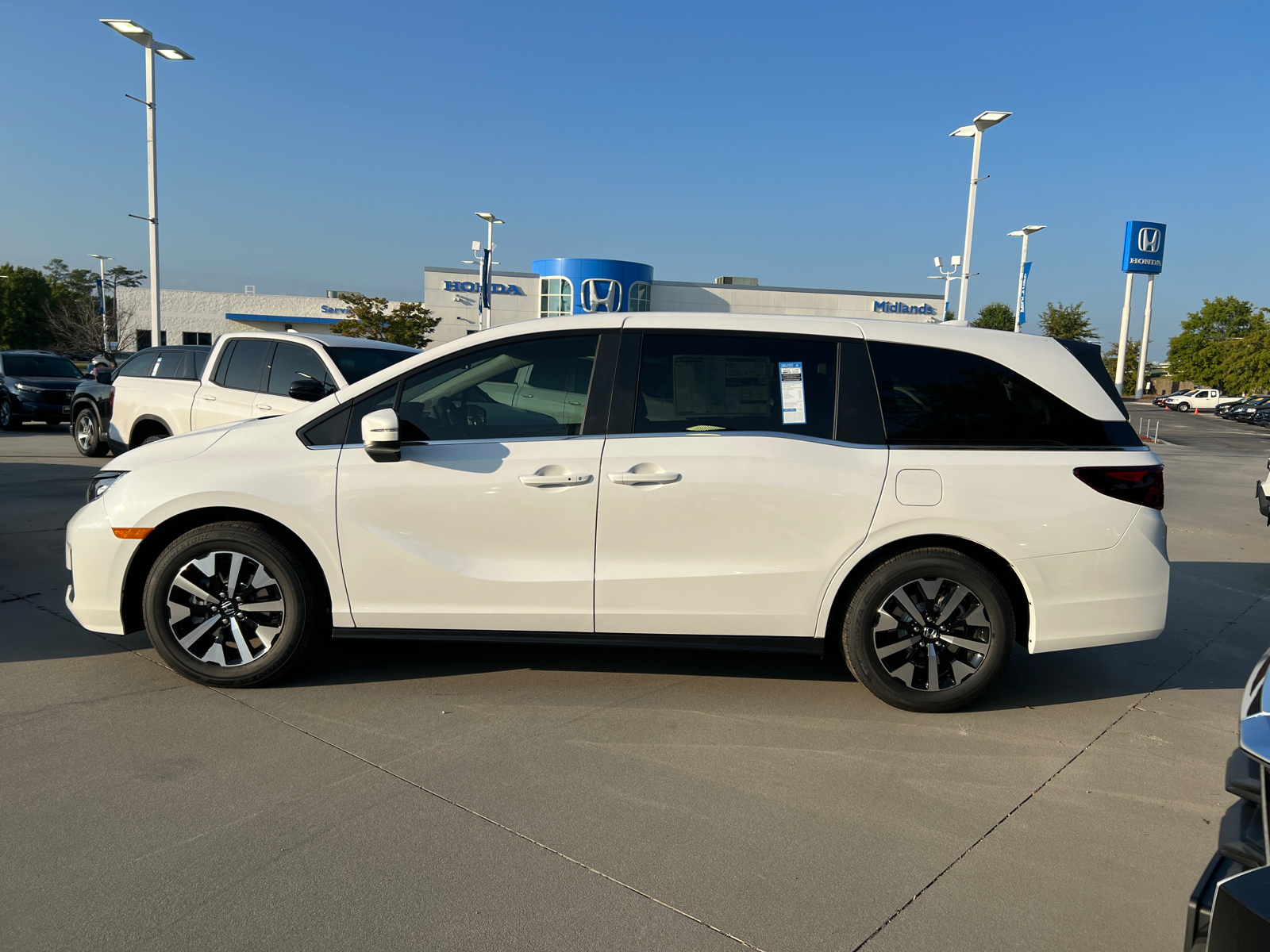 2025 Honda Odyssey EX-L 4