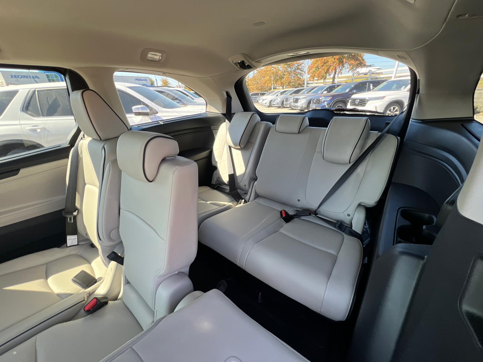 2025 Honda Odyssey Touring 32