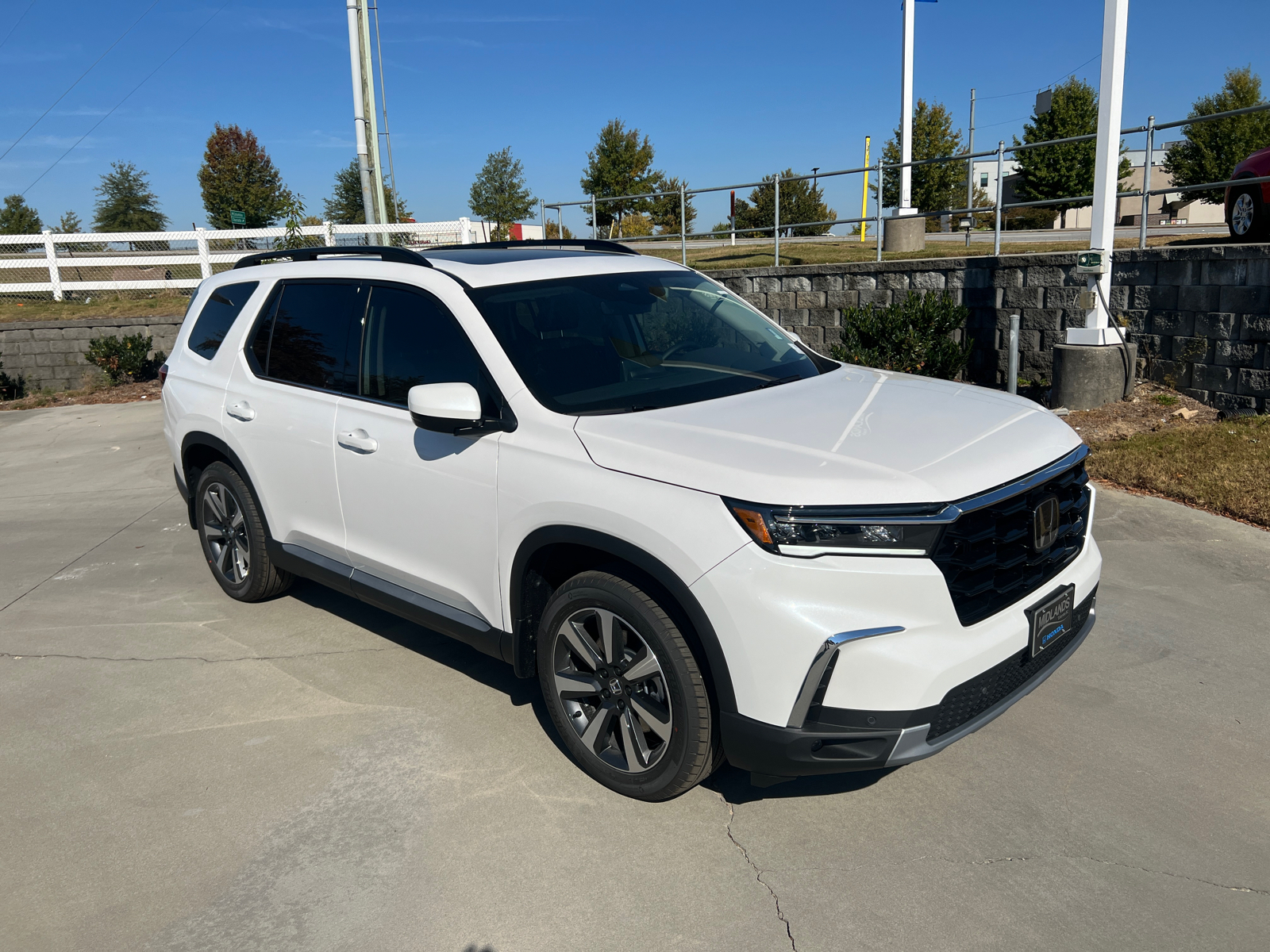 2025 Honda Pilot Touring 1