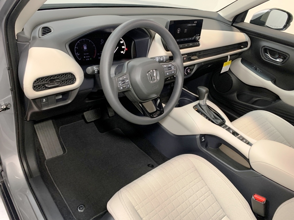 2025 Honda HR-V LX 11