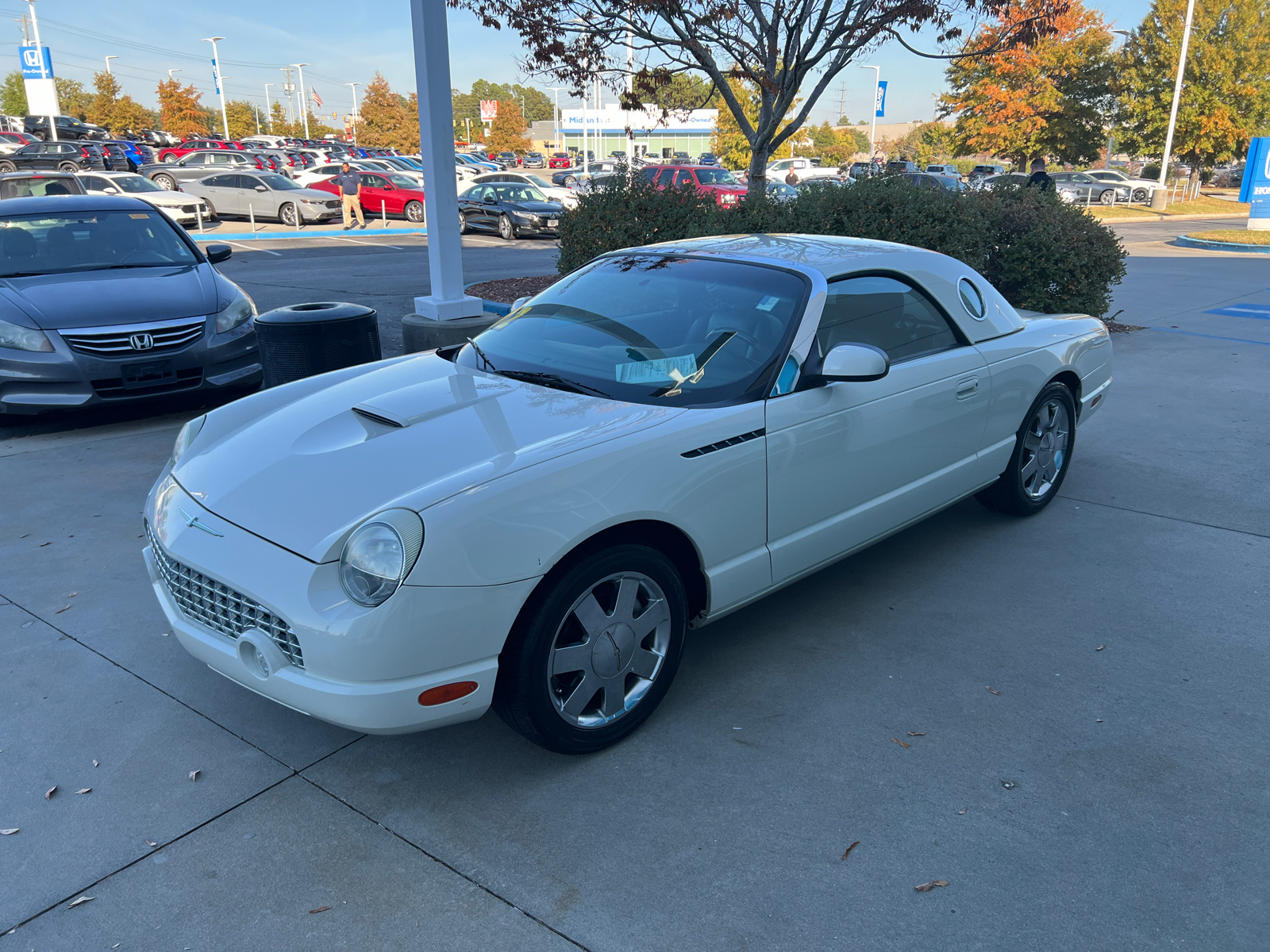 2002 Ford Thunderbird Base 3