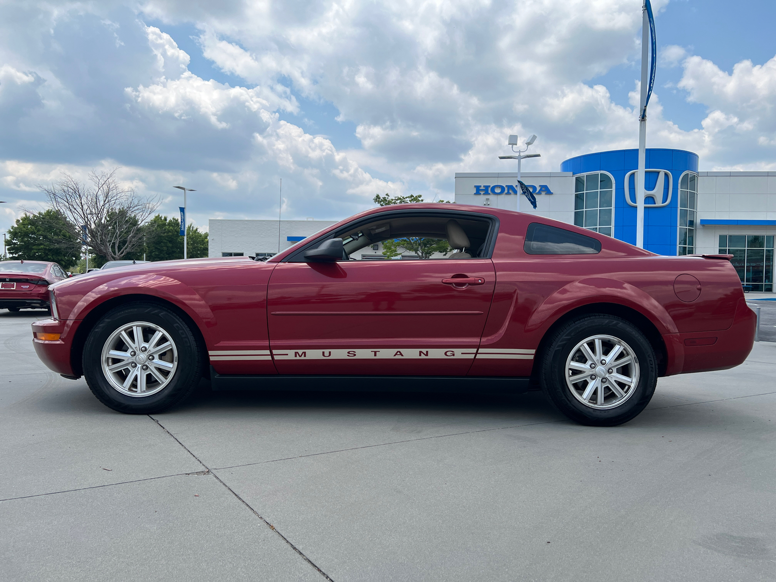 2008 Ford Mustang V6 Deluxe 4