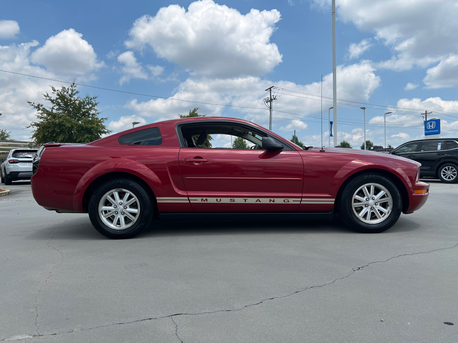 2008 Ford Mustang V6 Deluxe 8