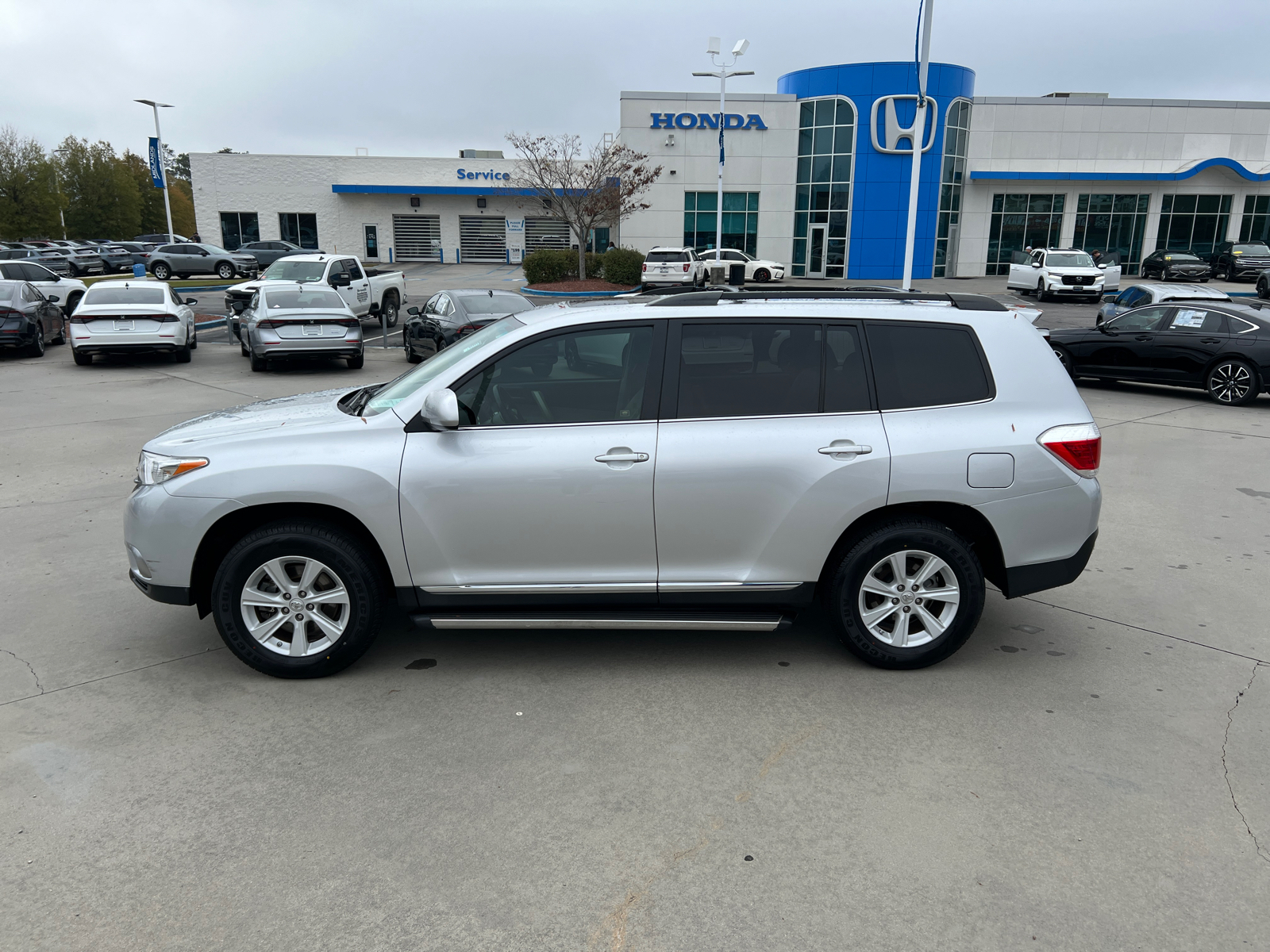 2012 Toyota Highlander Base 4