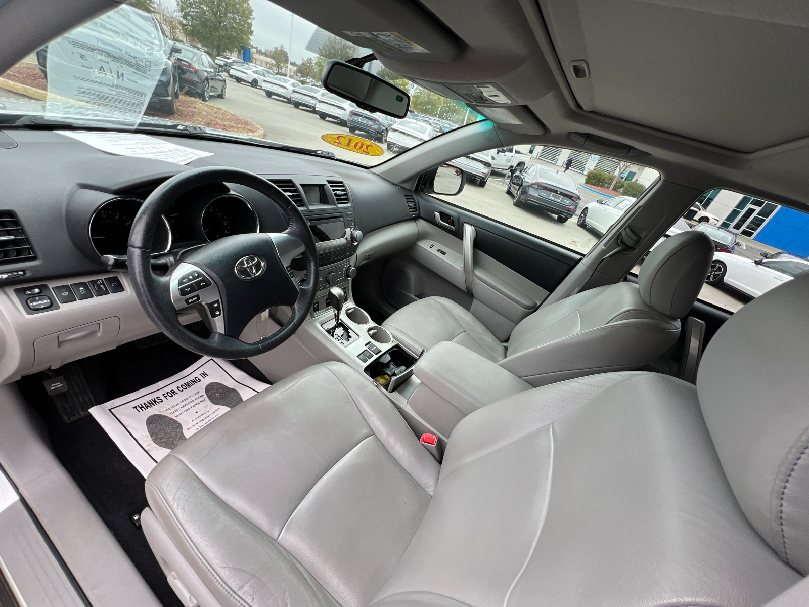 2012 Toyota Highlander Base 12