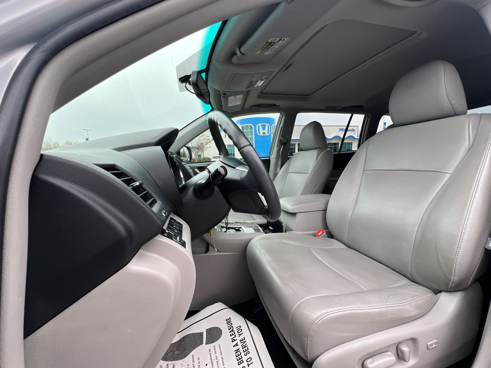 2012 Toyota Highlander Base 13