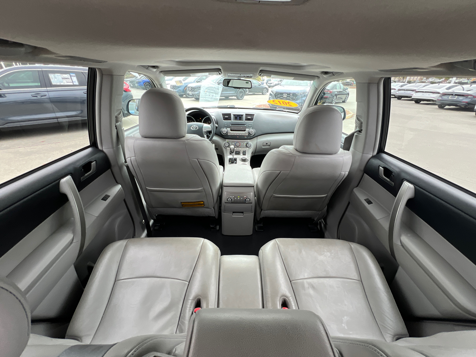 2012 Toyota Highlander Base 27