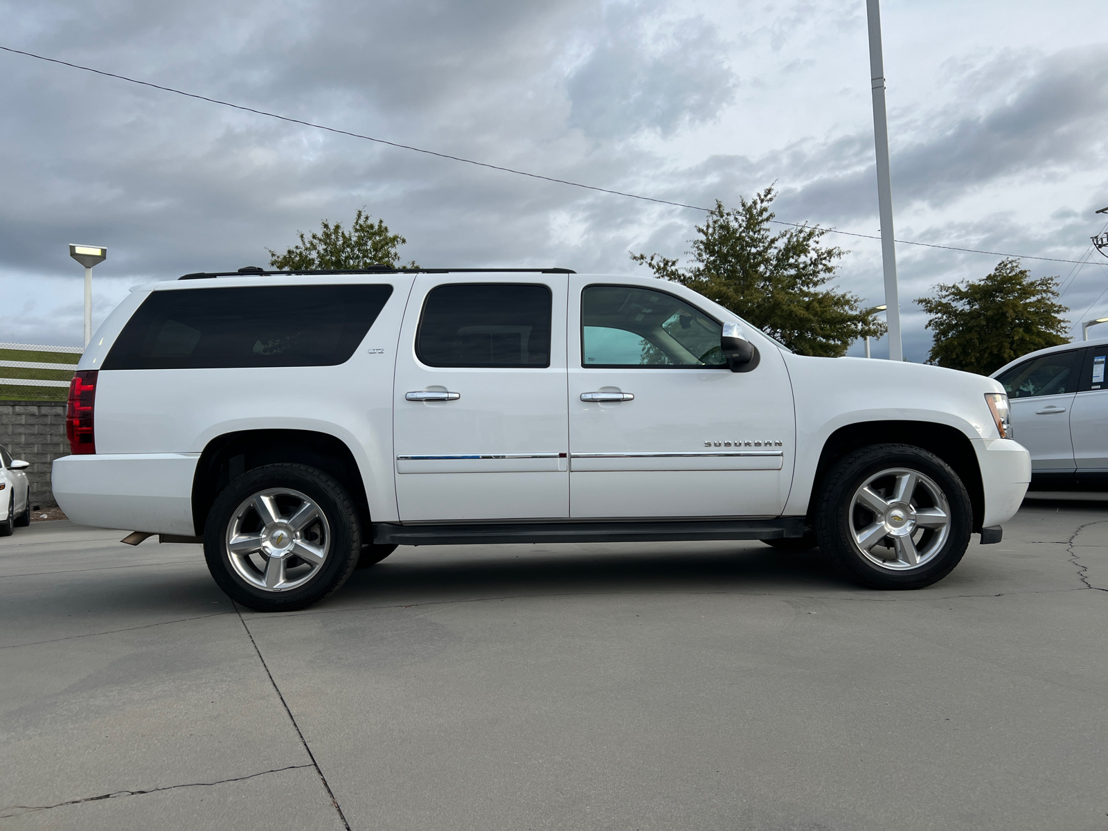 2013 Chevrolet Suburban 1500 LTZ 8