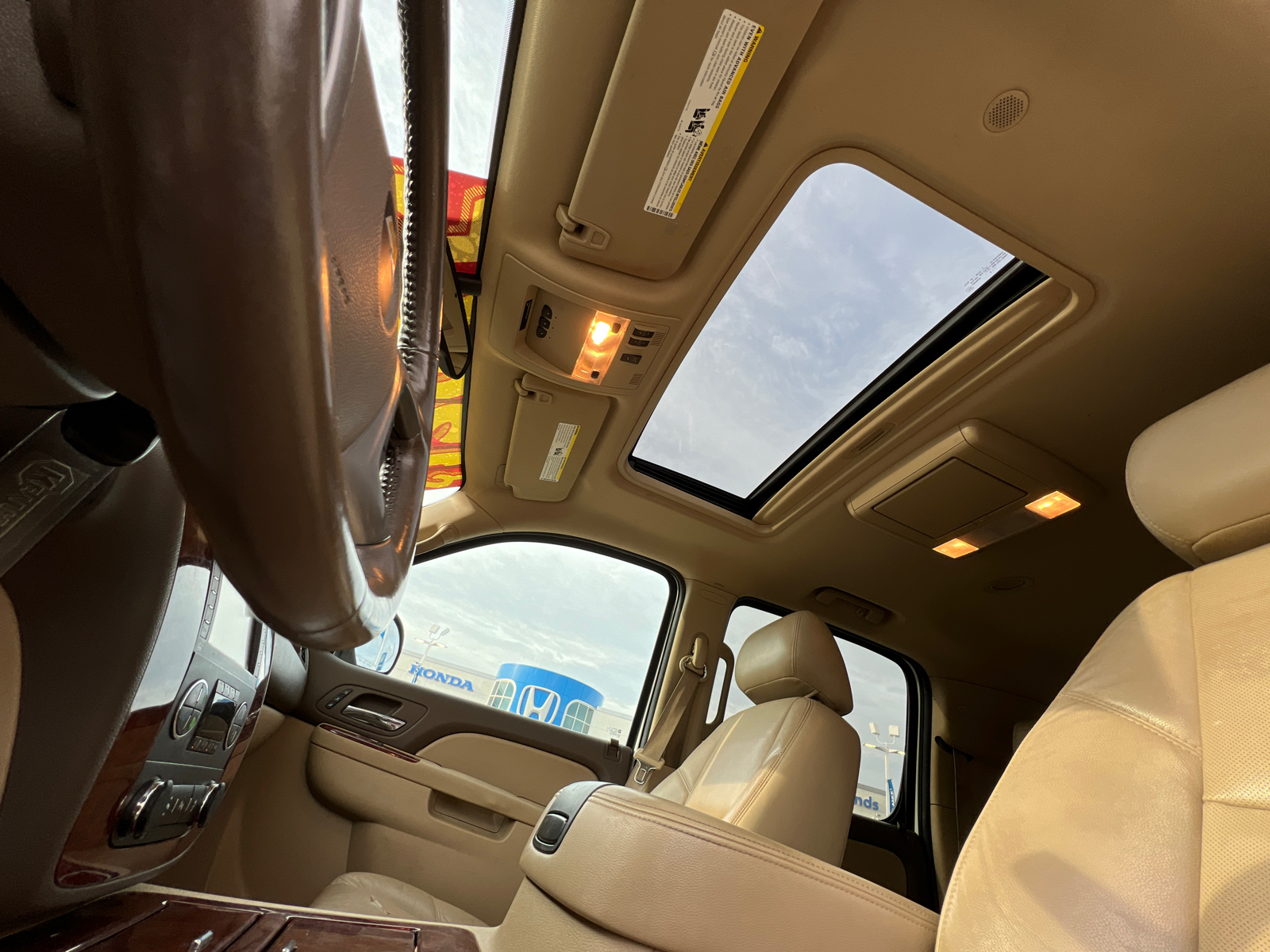 2013 Chevrolet Suburban 1500 LTZ 16