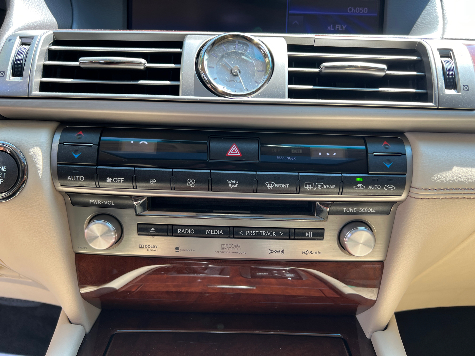 2013 Lexus LS 460 L 22