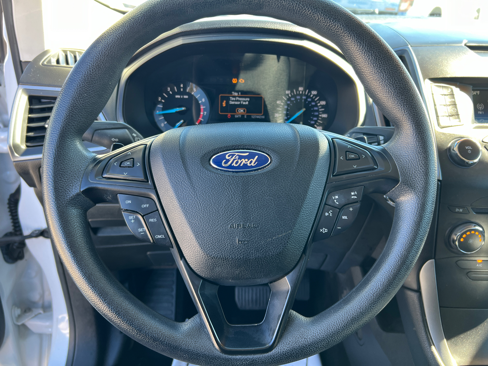 2015 Ford Edge SE 17