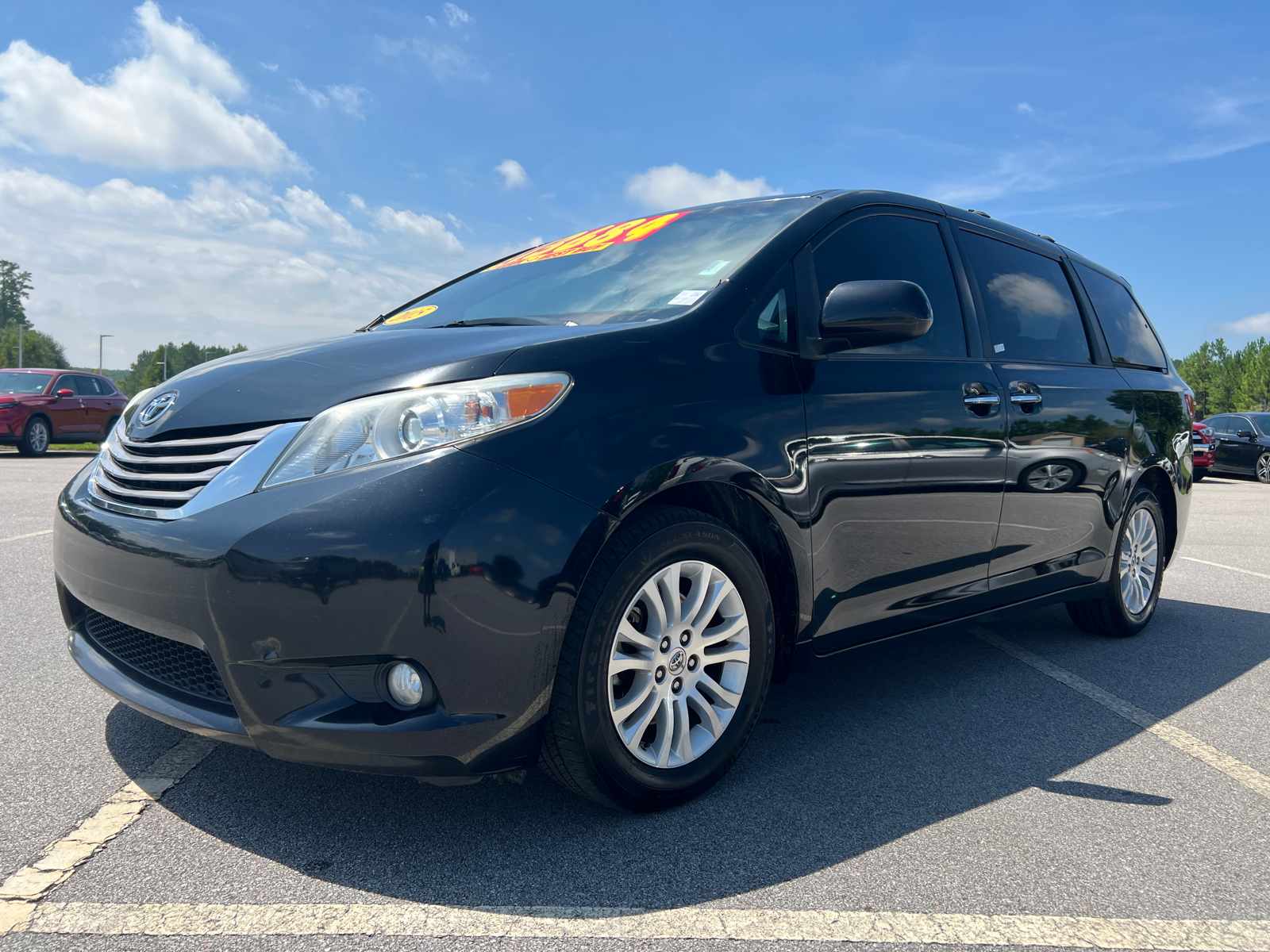 2015 Toyota Sienna XLE 3