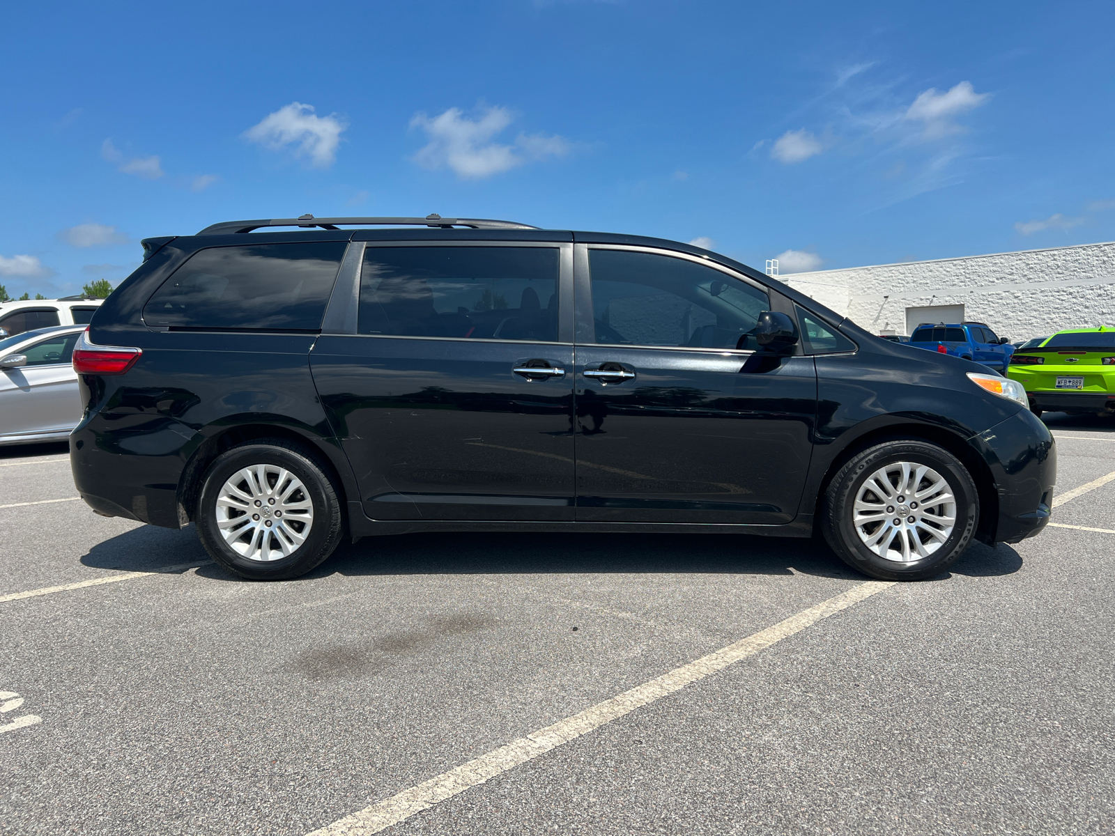 2015 Toyota Sienna XLE 8