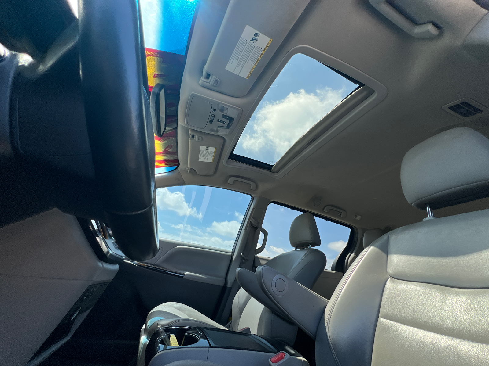 2015 Toyota Sienna XLE 14