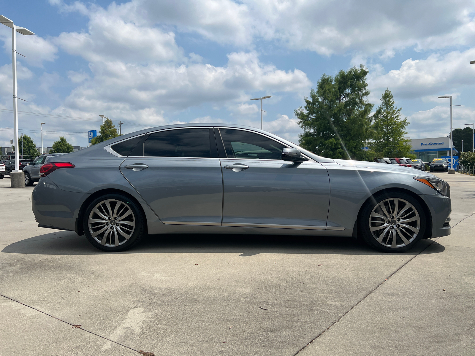 2015 Hyundai Genesis 5.0 8