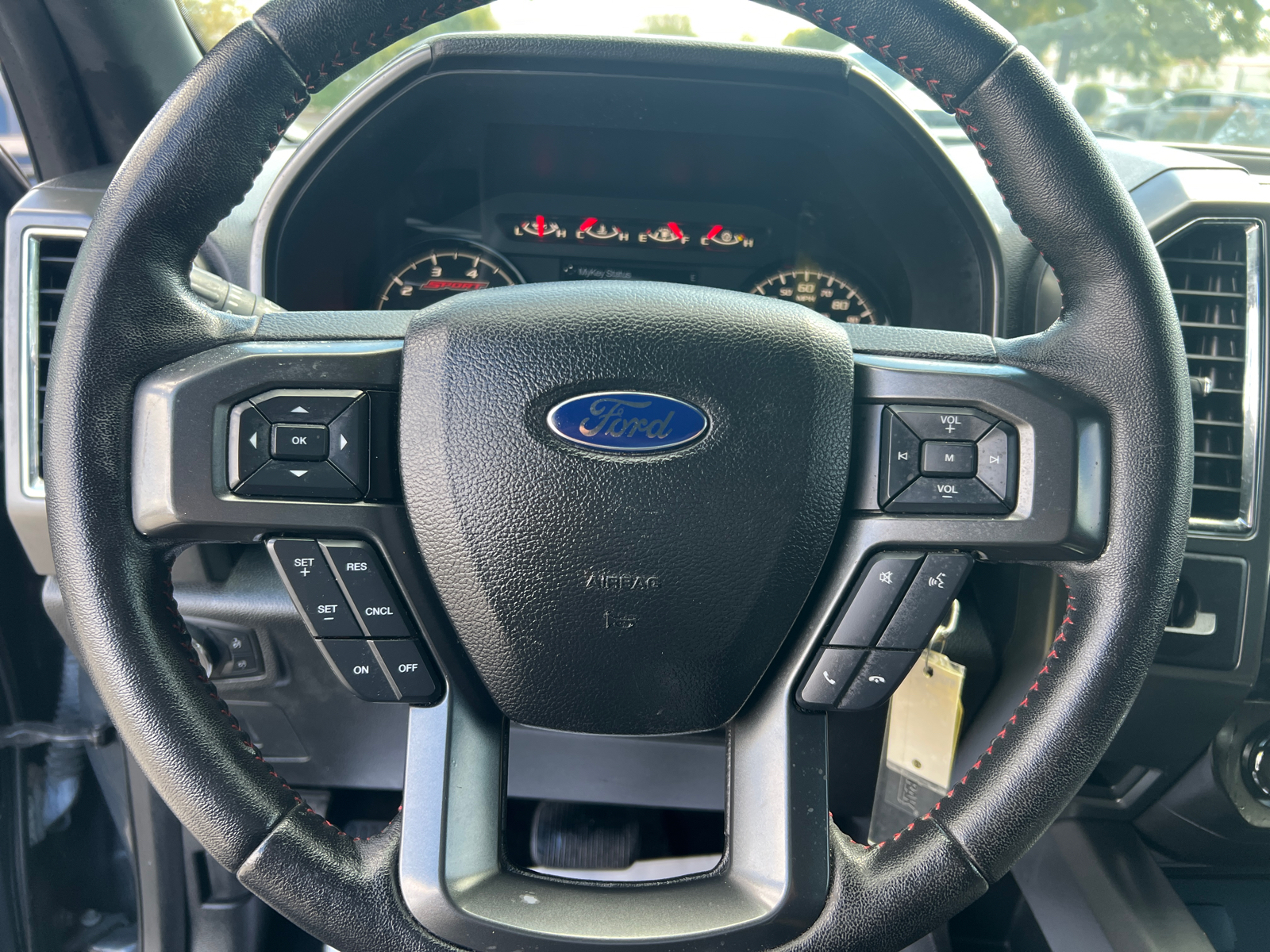 2016 Ford F-150 XLT 16