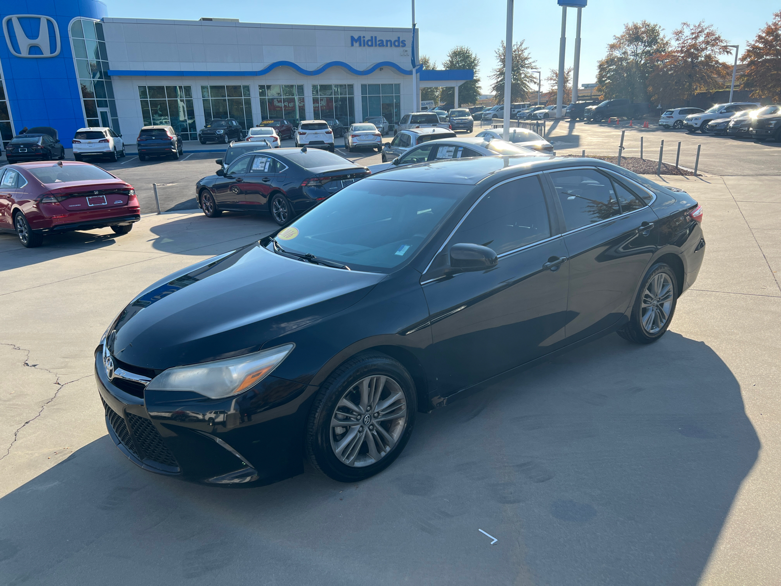 2016 Toyota Camry SE 3