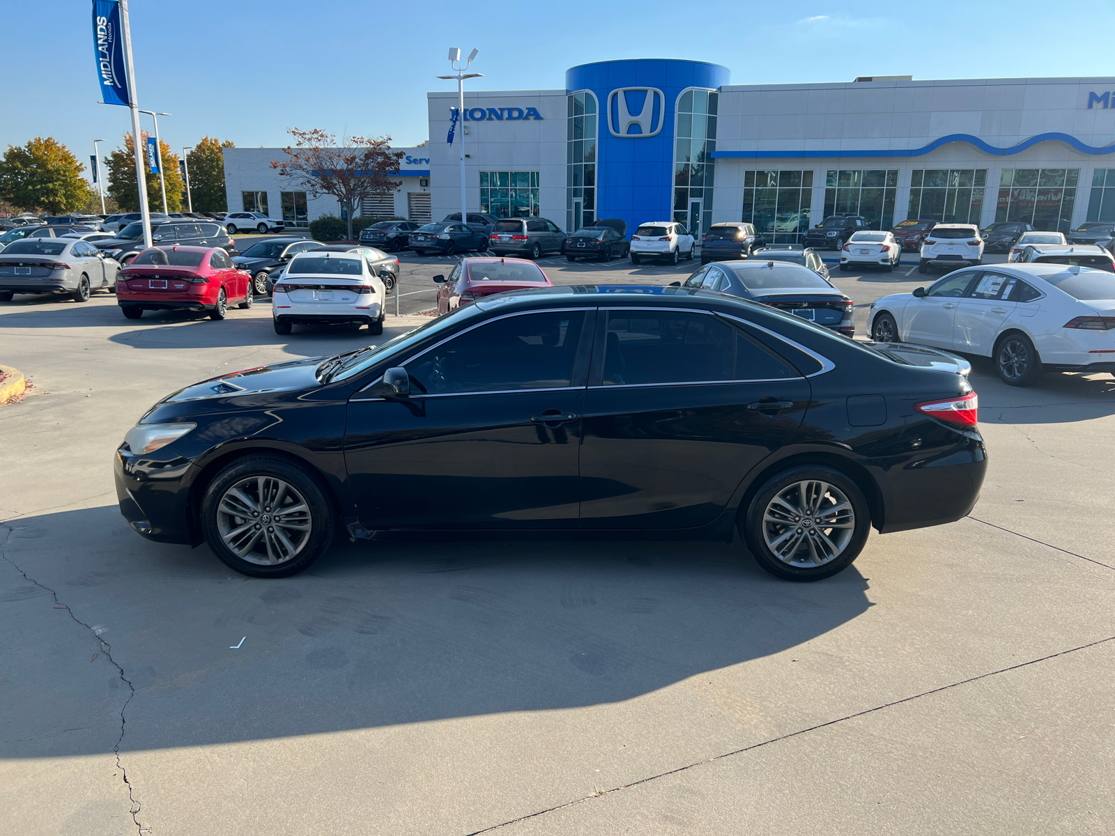 2016 Toyota Camry SE 4