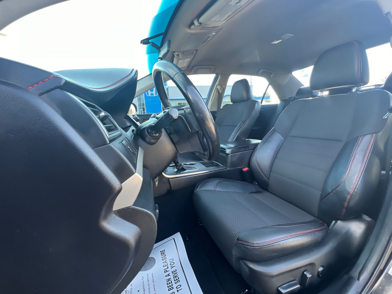 2016 Toyota Camry SE 13