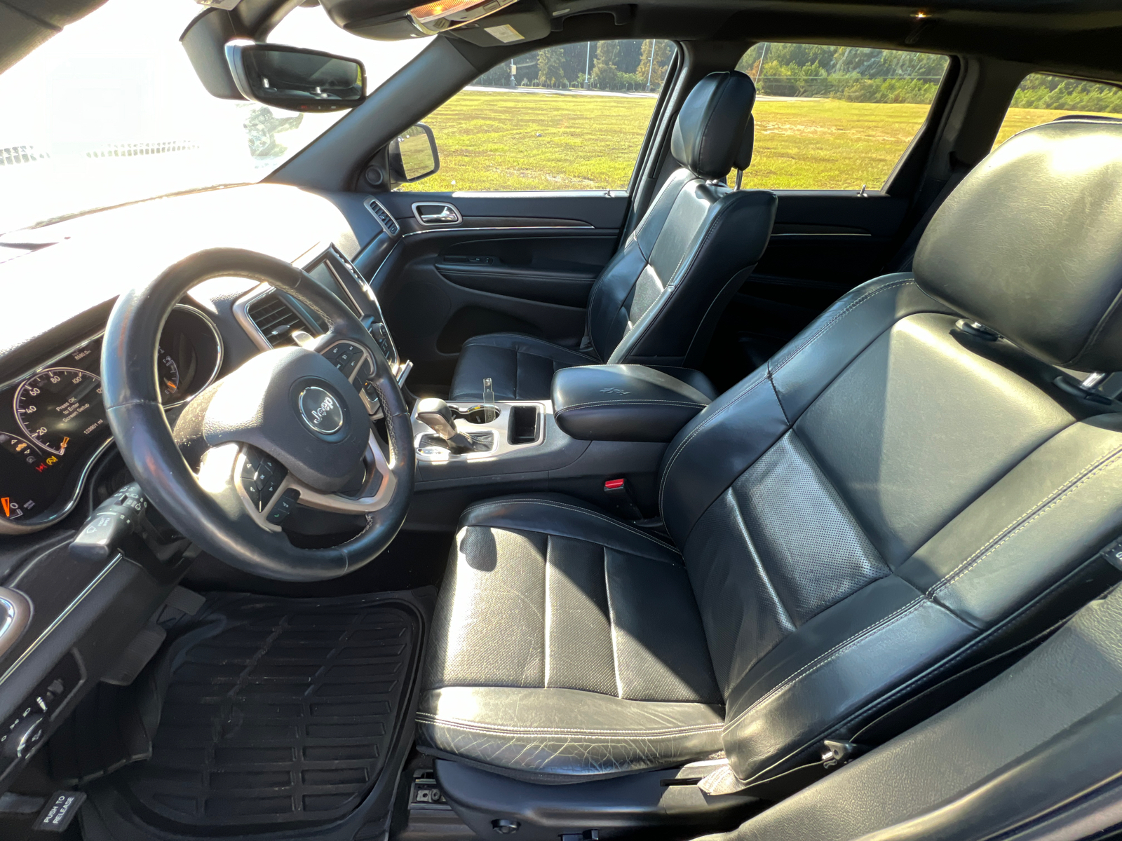 2017 Jeep Grand Cherokee Limited 10