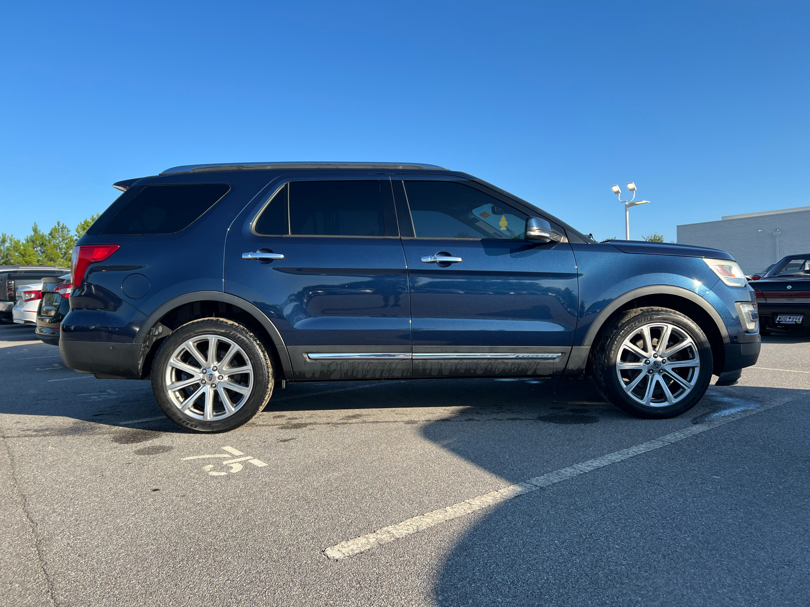 2017 Ford Explorer Limited 8