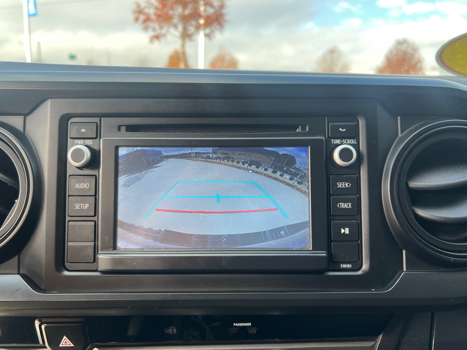 2017 Toyota Tacoma SR5 19