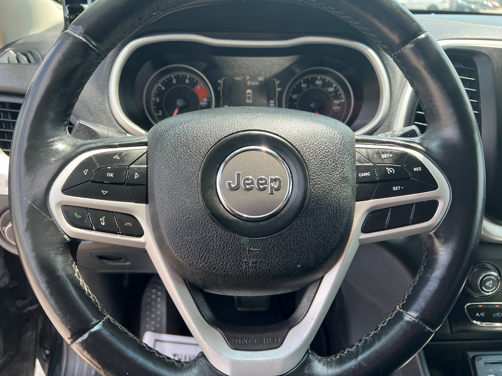 2018 Jeep Cherokee Latitude Plus 17