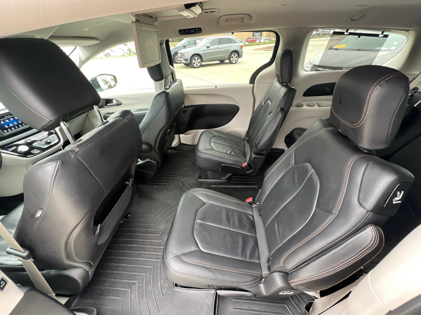 2018 Chrysler Pacifica Touring L 26