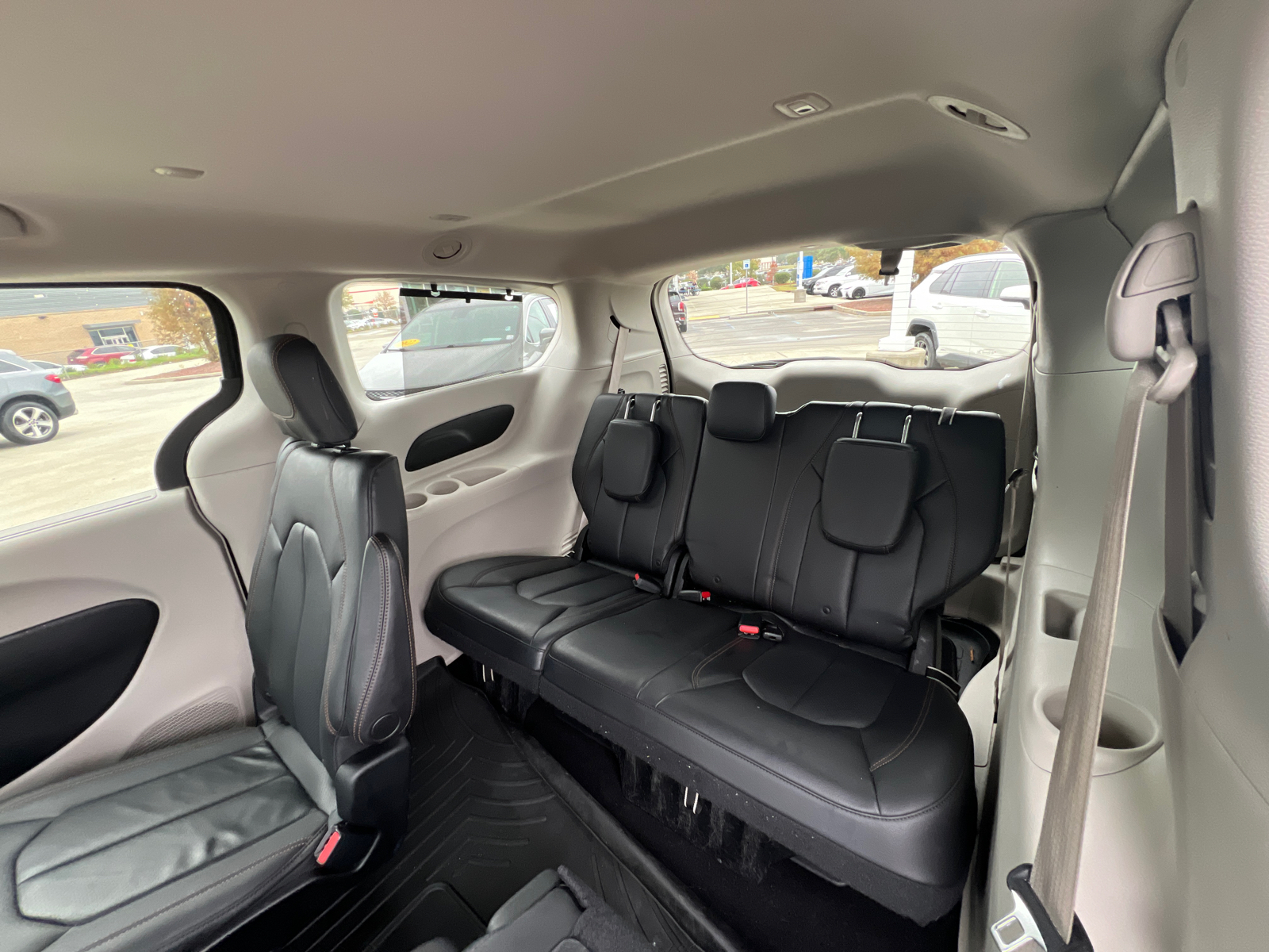 2018 Chrysler Pacifica Touring L 27