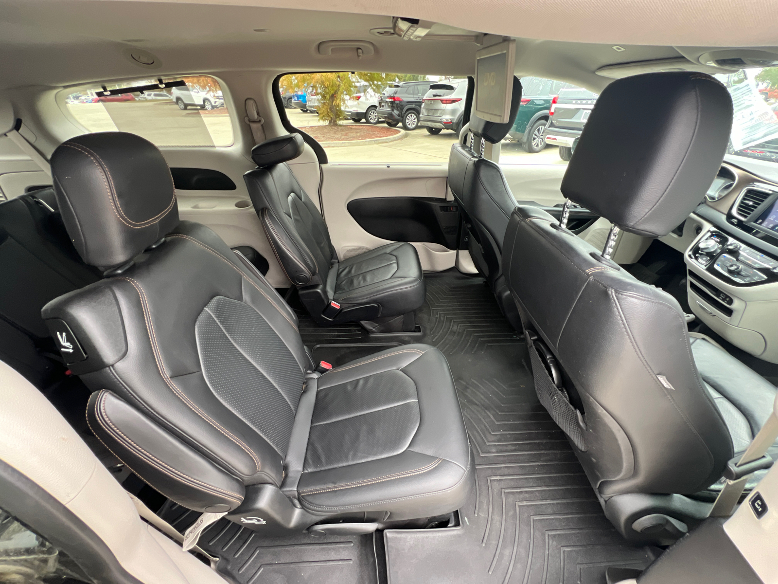 2018 Chrysler Pacifica Touring L 31