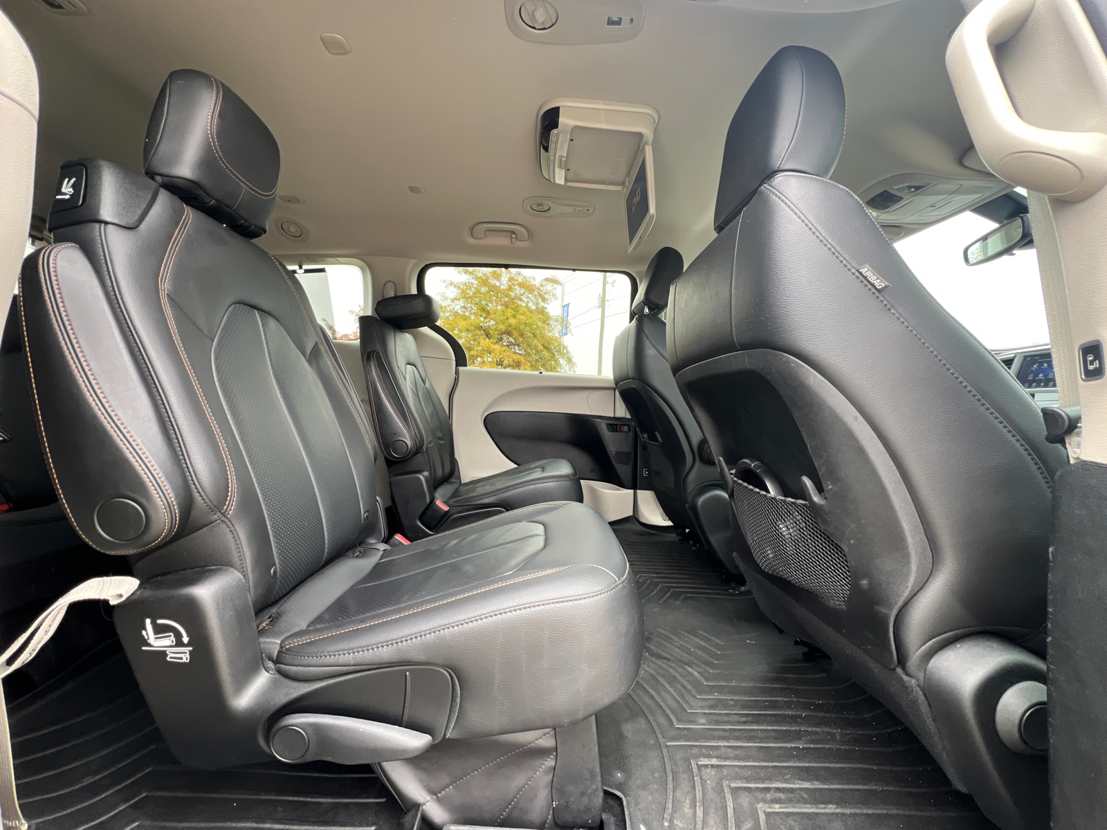 2018 Chrysler Pacifica Touring L 32