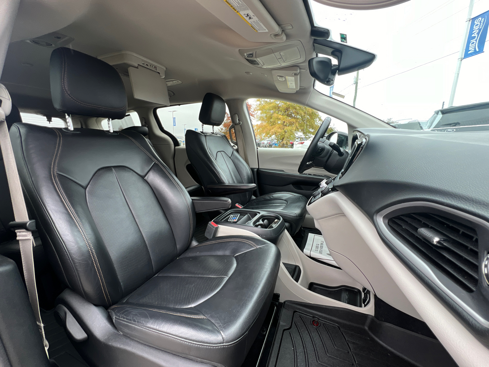 2018 Chrysler Pacifica Touring L 34