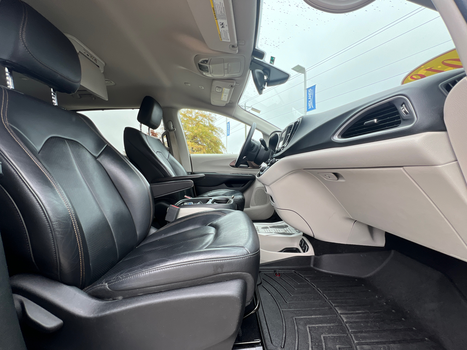 2018 Chrysler Pacifica Touring L 35