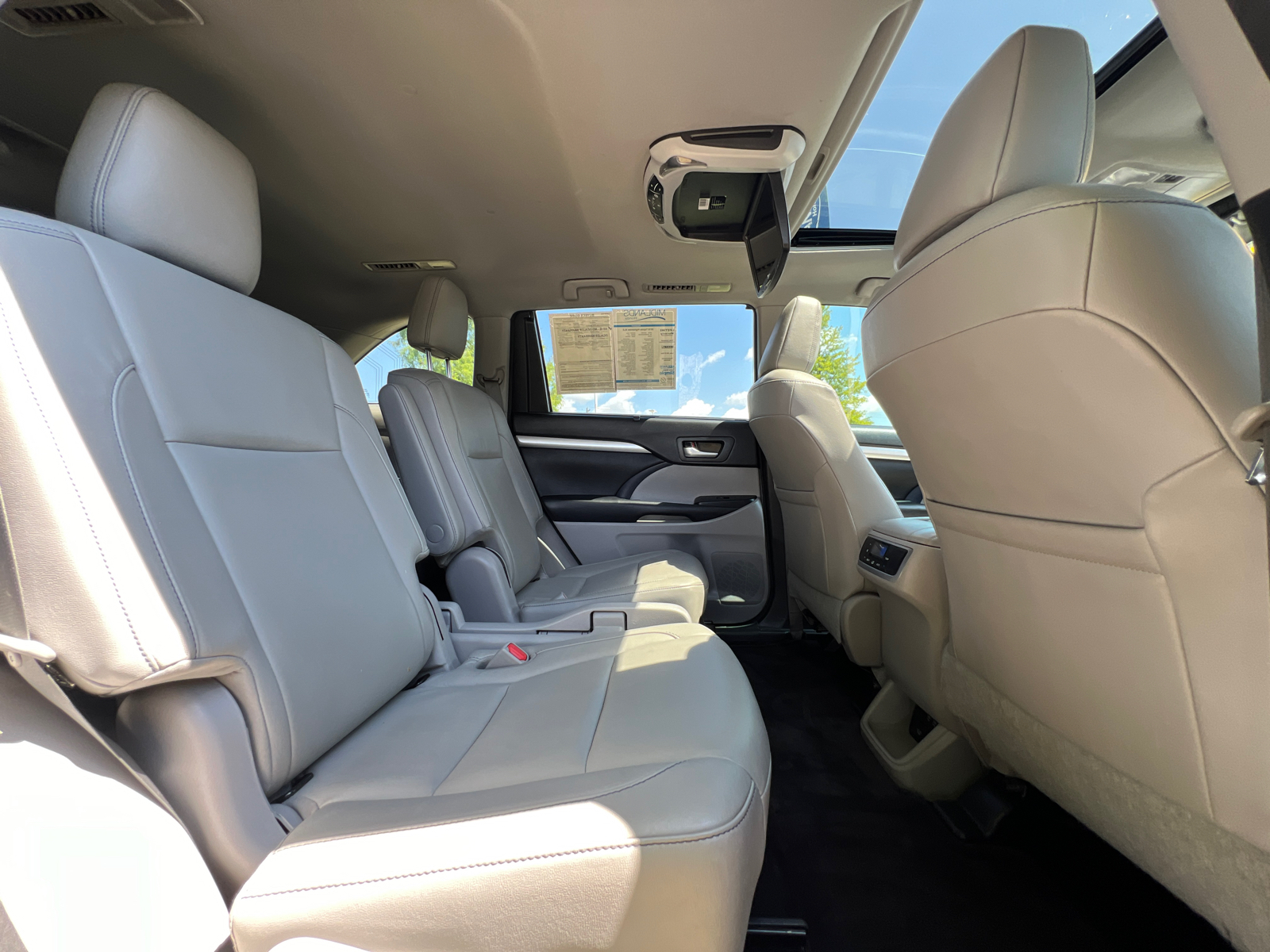 2018 Toyota Highlander XLE 37