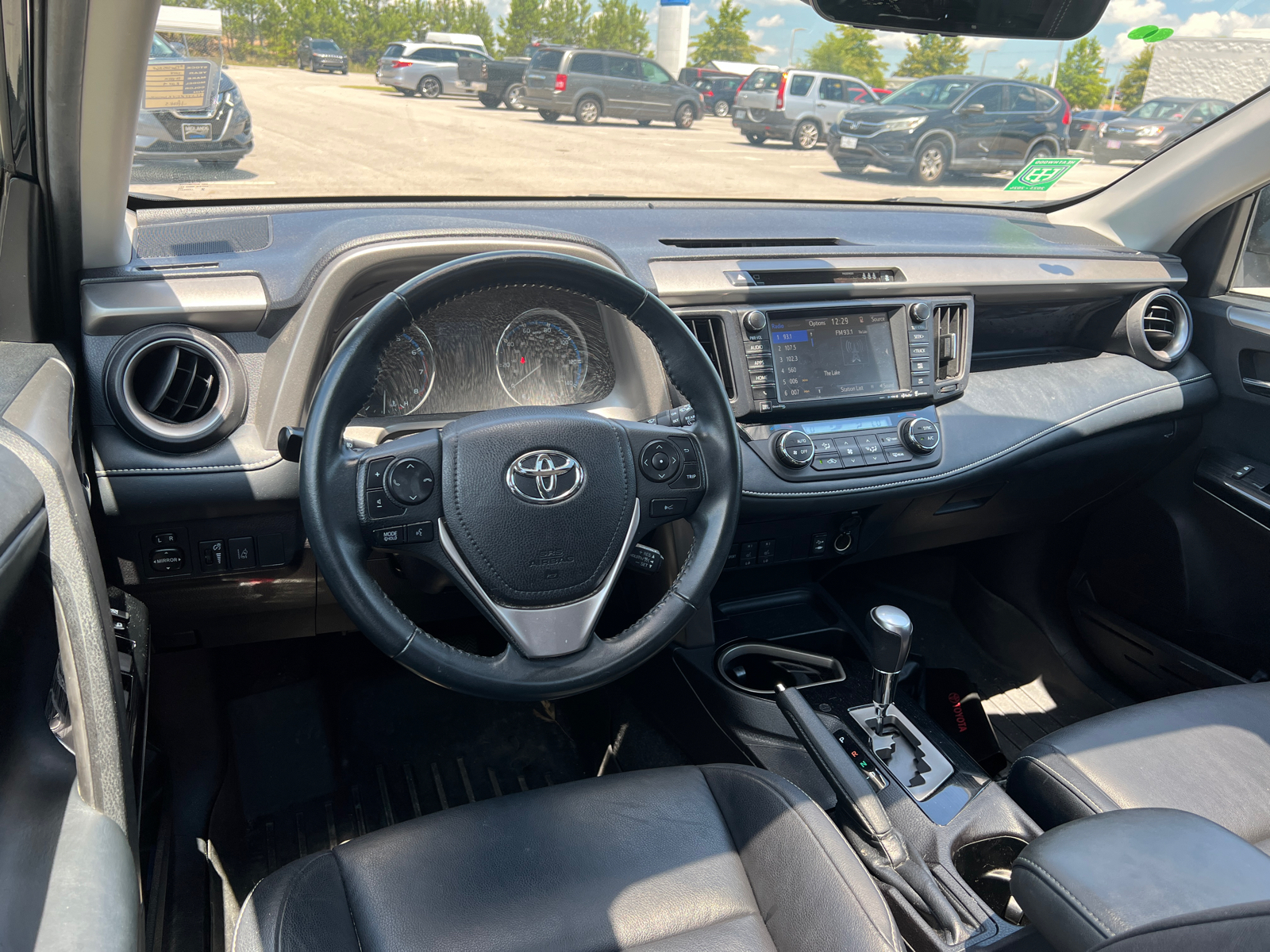 2018 Toyota RAV4 Limited 29
