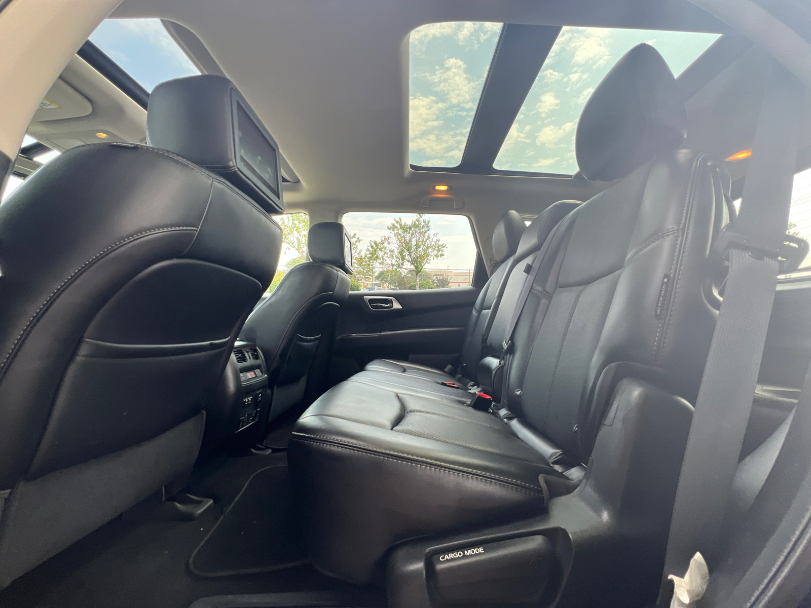 2019 Nissan Pathfinder Platinum 30