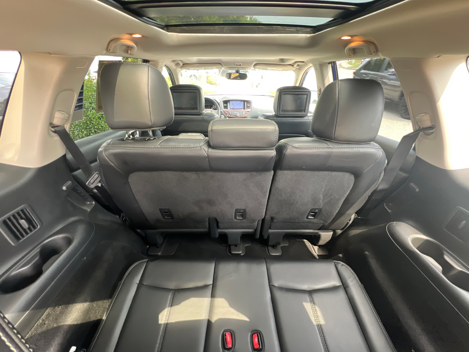 2019 Nissan Pathfinder Platinum 32