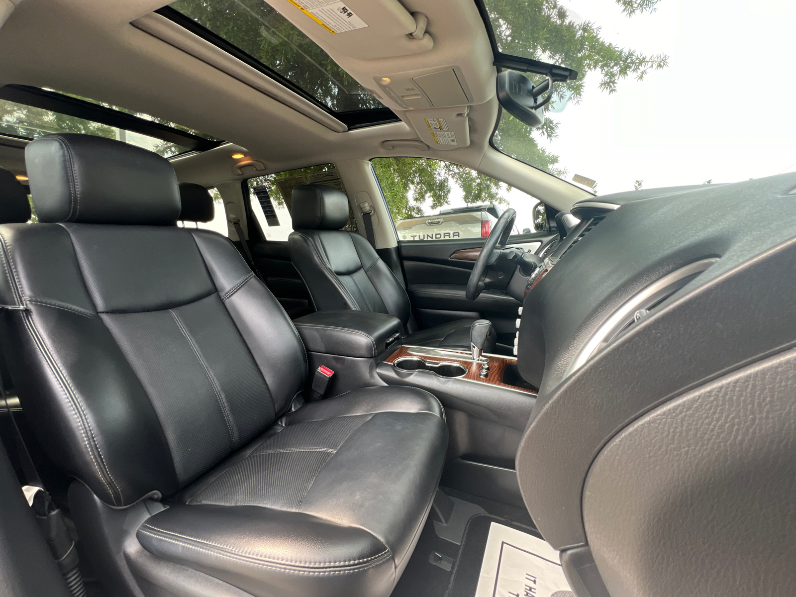 2019 Nissan Pathfinder Platinum 38