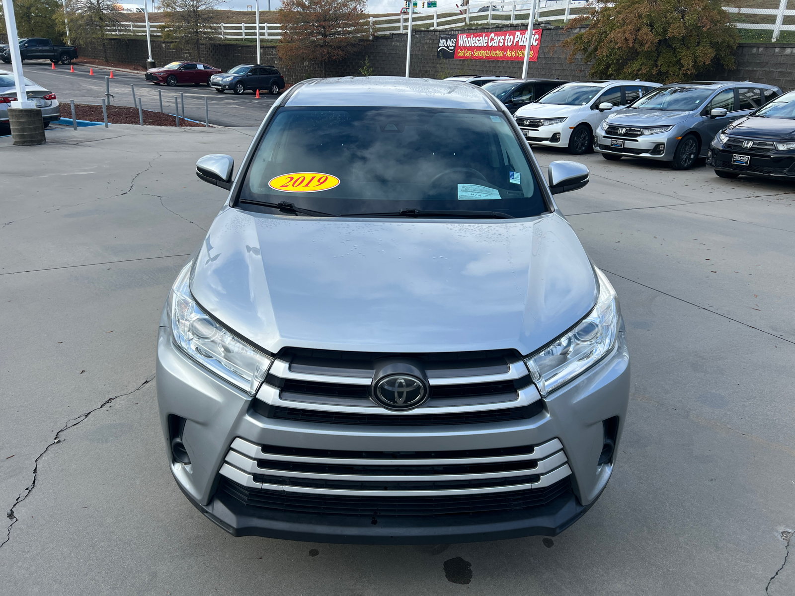 2019 Toyota Highlander LE 2