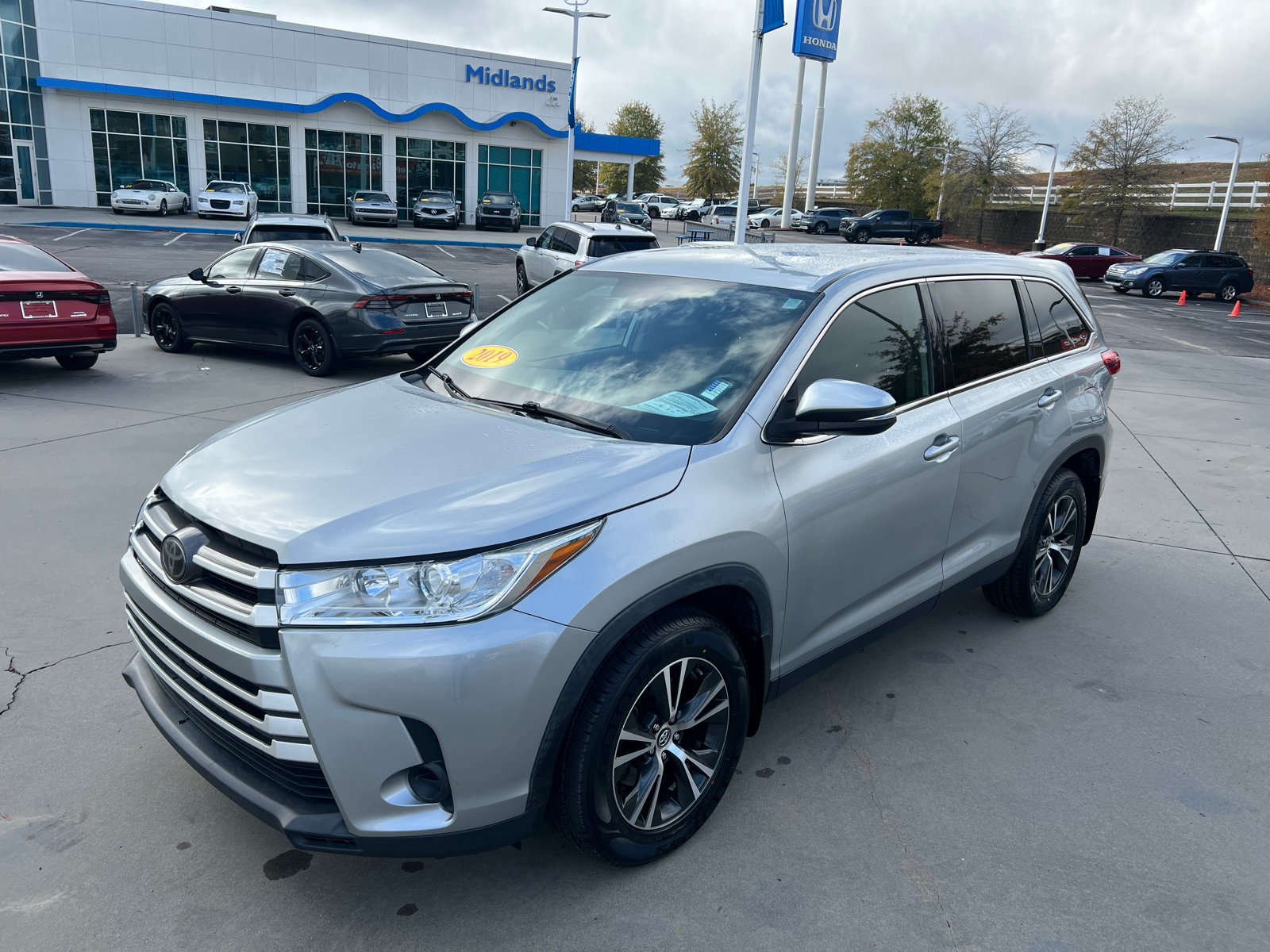 2019 Toyota Highlander LE 3