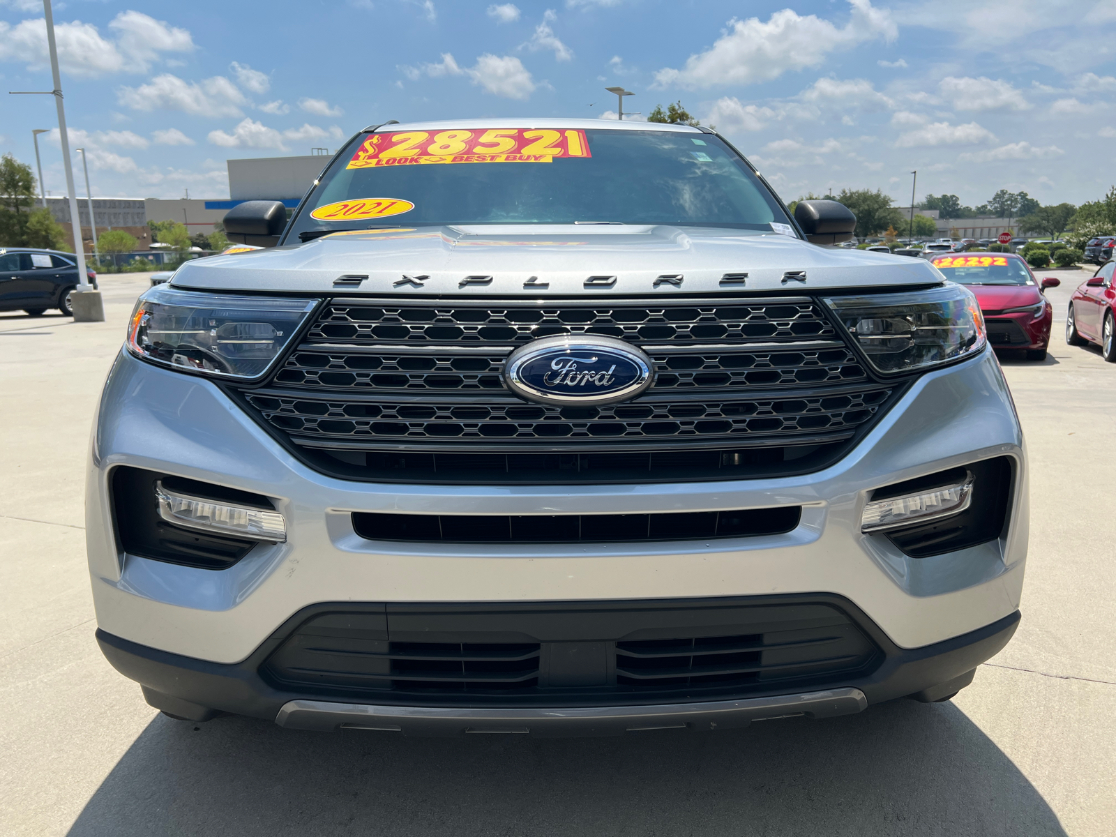 2021 Ford Explorer XLT 2