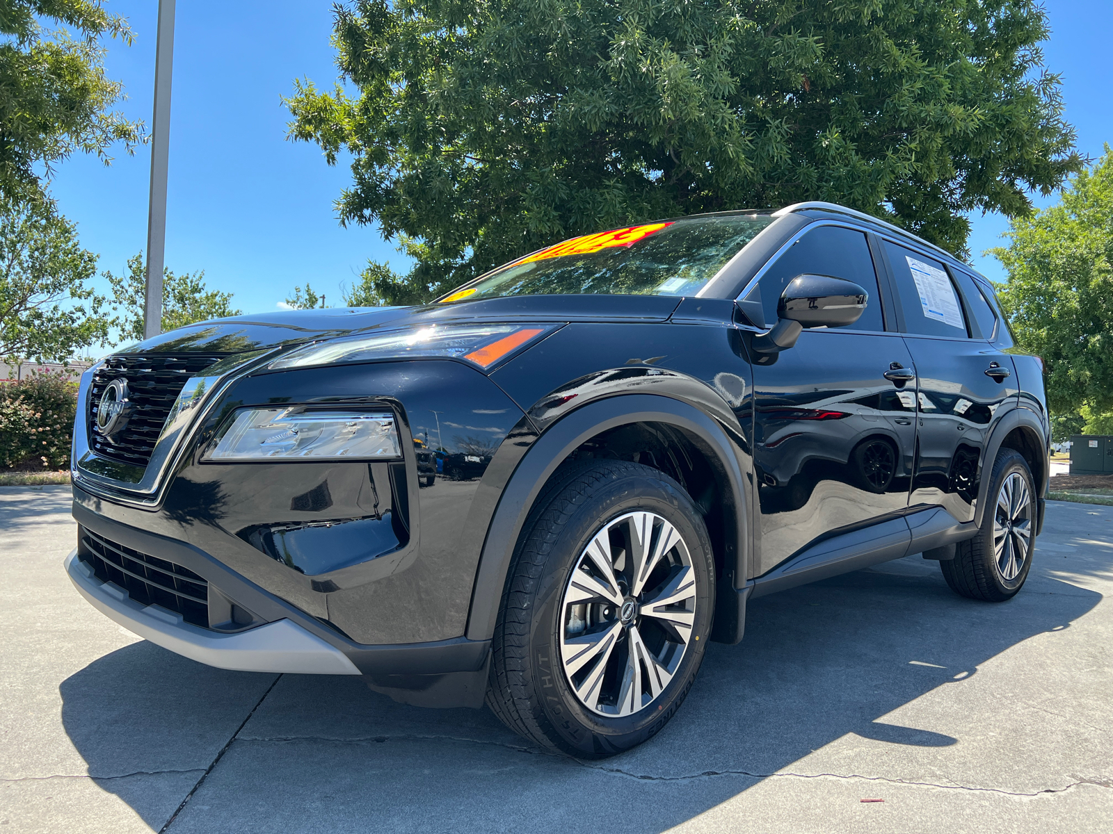 2023 Nissan Rogue SV 3